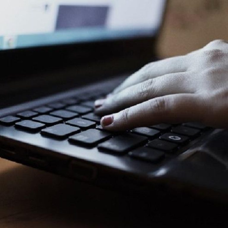 hand-laptop-notebook-typing_0